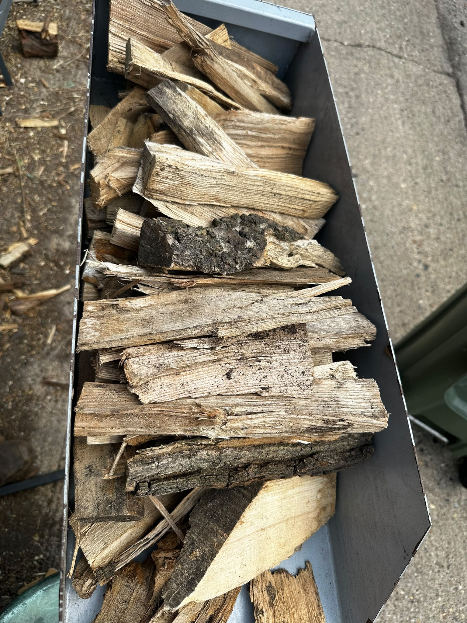 Eco kindling made from cleaned log waste
